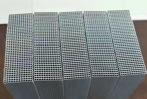 Zergatik gomendatzen dute aire girotuko autoek erradiadorearen aluminiozko hodiak erabiltzea?
