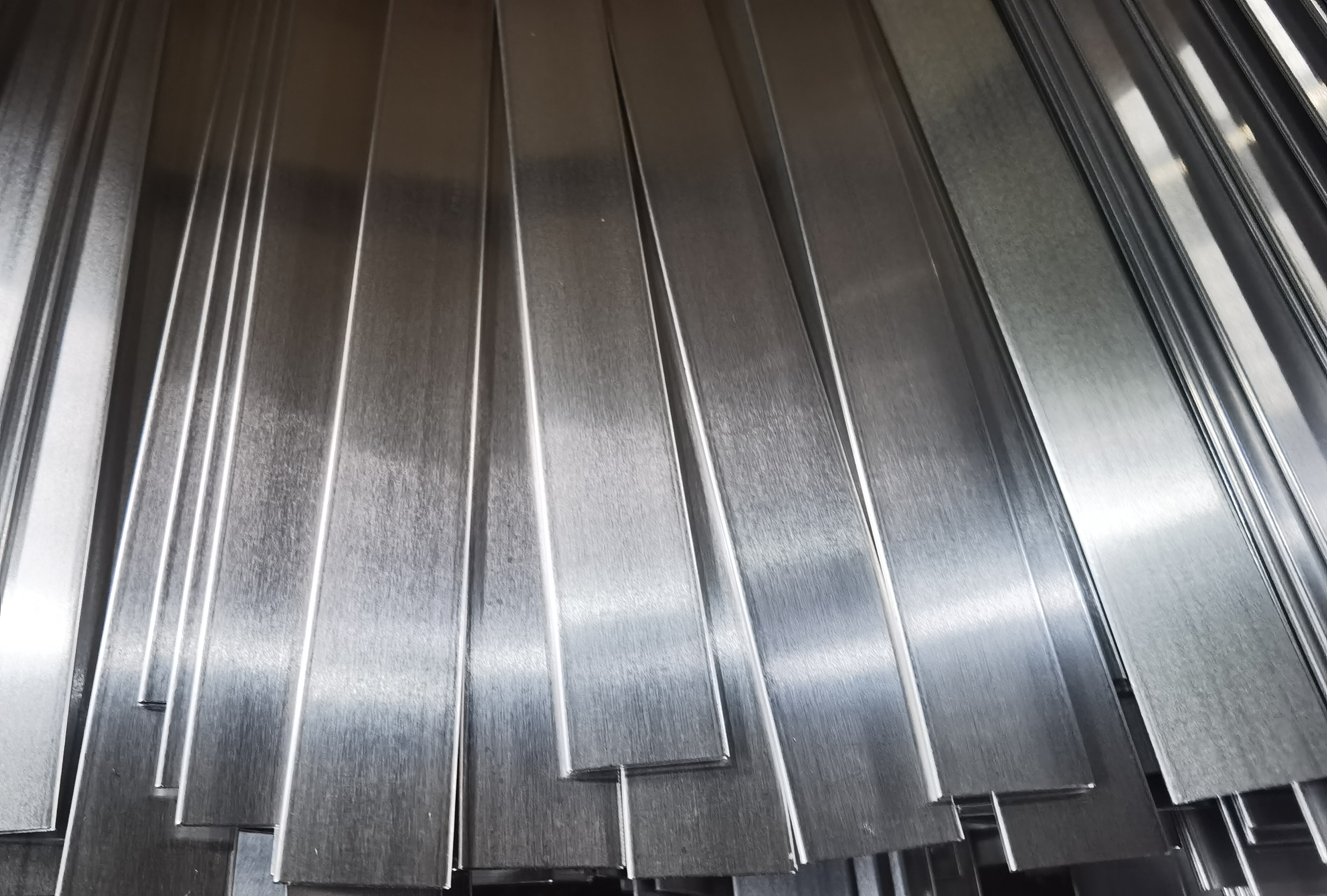 Zergatik dira ezinbestekoak 3003 aluminiozko hodi energia berriko ibilgailuen osagaietarako?